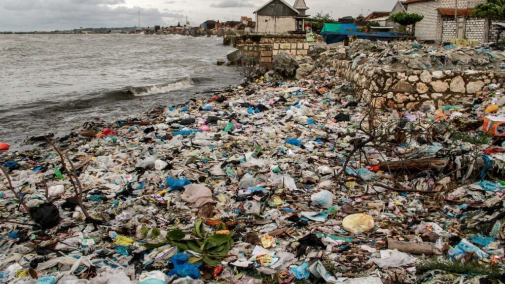 Tas Blacu: Solusi Sampah Plastik Yang Kian Menggunung